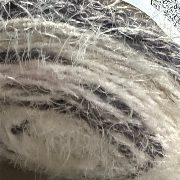 Caron Latte Cakes in color Chalkboard, Bulky - Picture 2 of 6